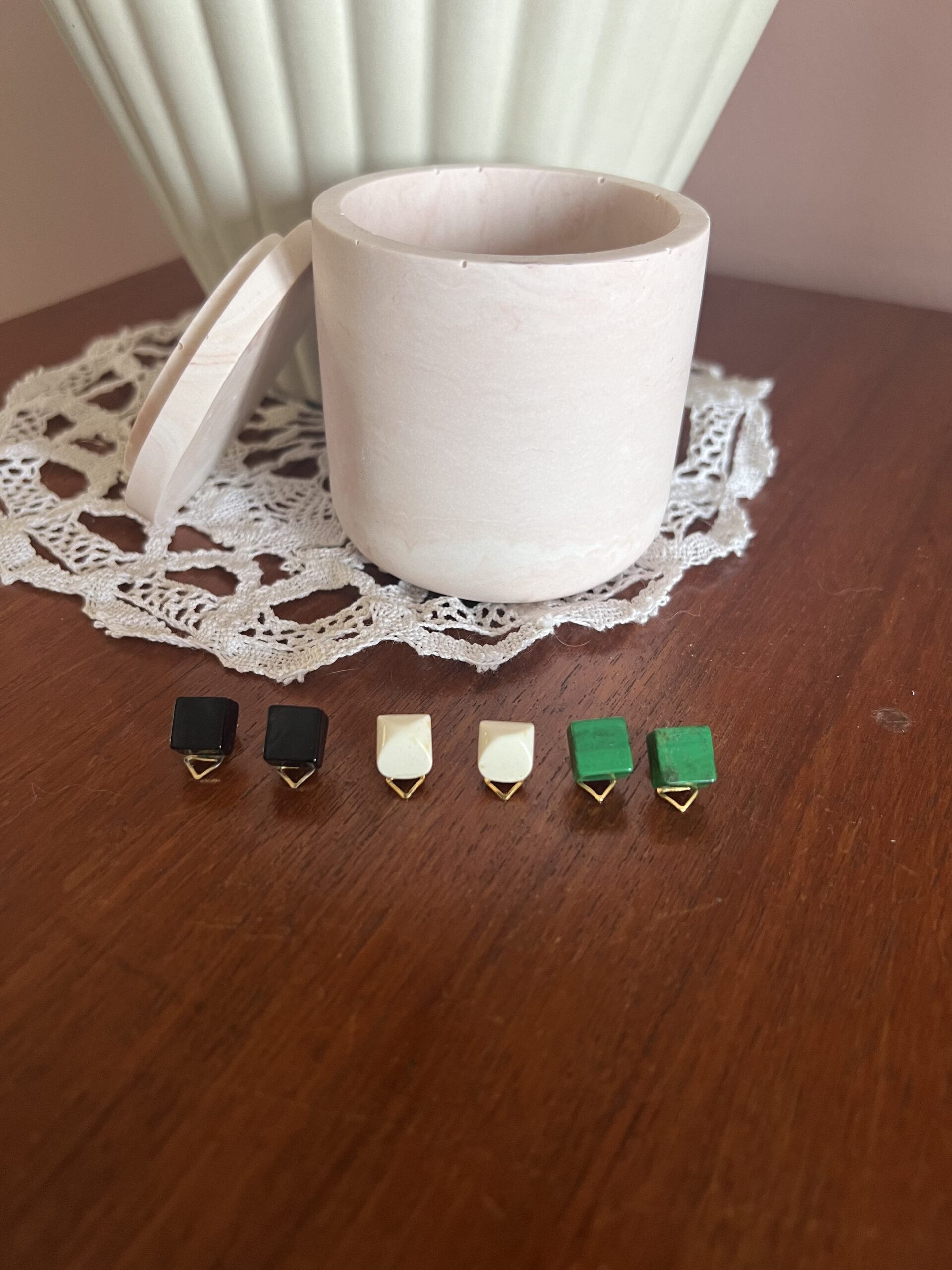 paires de boucles d'oreilles - Débarras Rochefortais