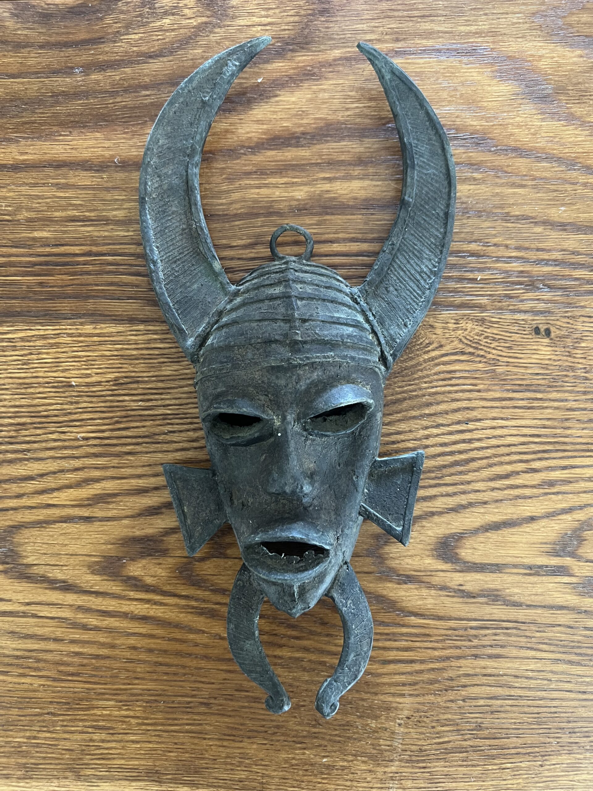 Masque Artisanal en Bronze - débarras rochefrotais