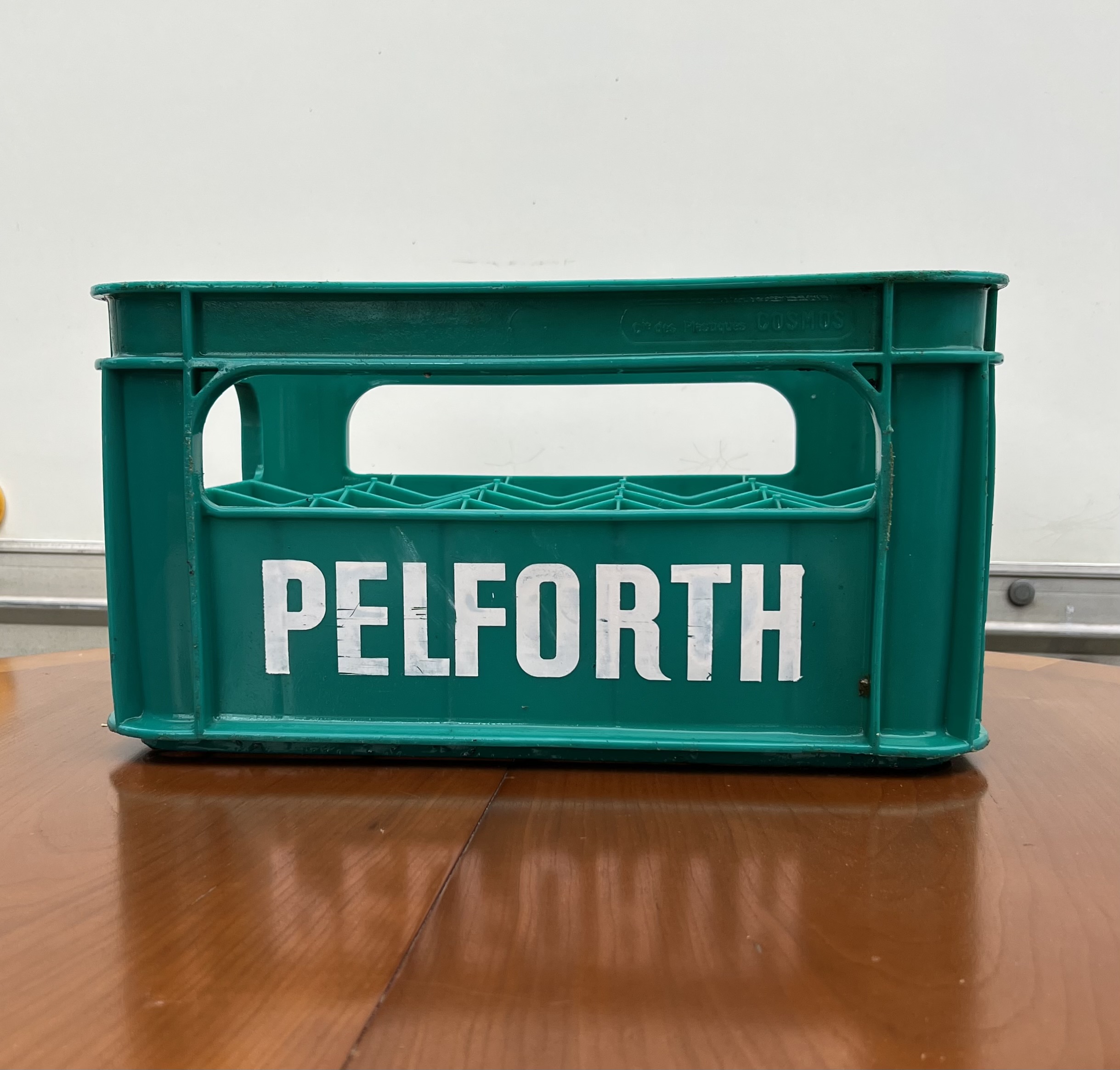 Caisse à bouteille Pelforth - débarras rochefortais
