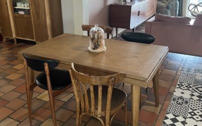 Table vintage rénovée