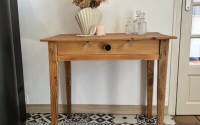 TABLE PARISIENNE
